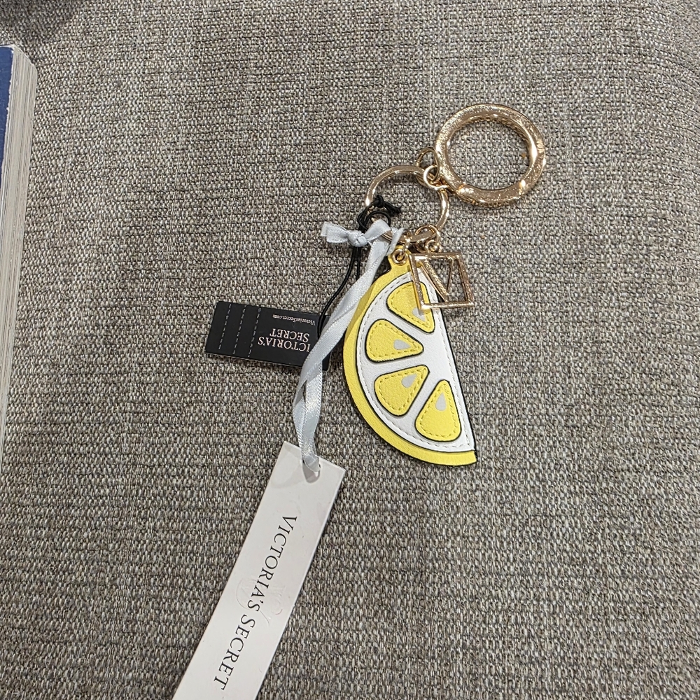 Victoria's Secret Lemon Slice Keychain Nwt